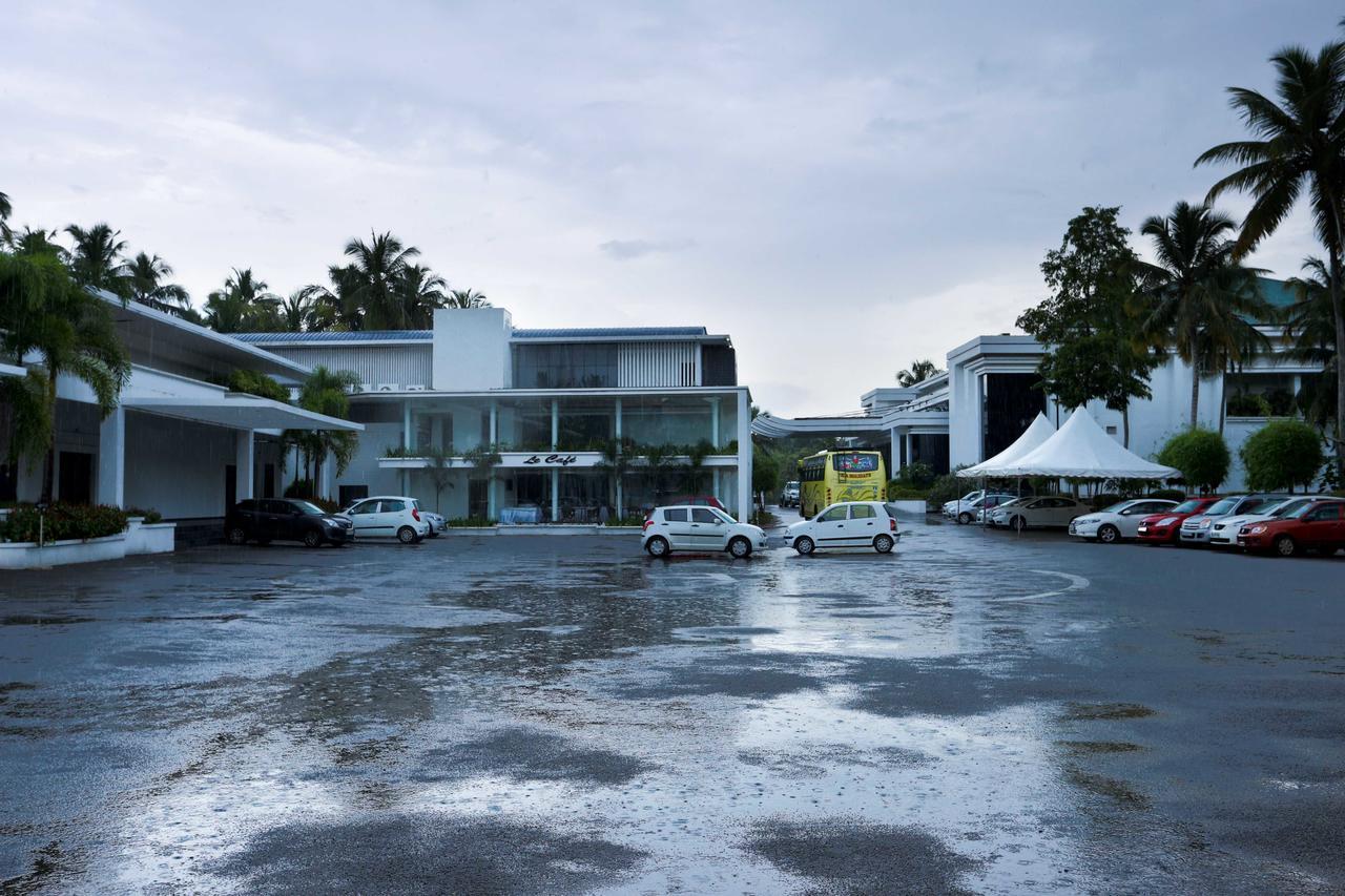 Treebo Trend Al Saj Convention Centre Kazhakuttam Экстерьер фото